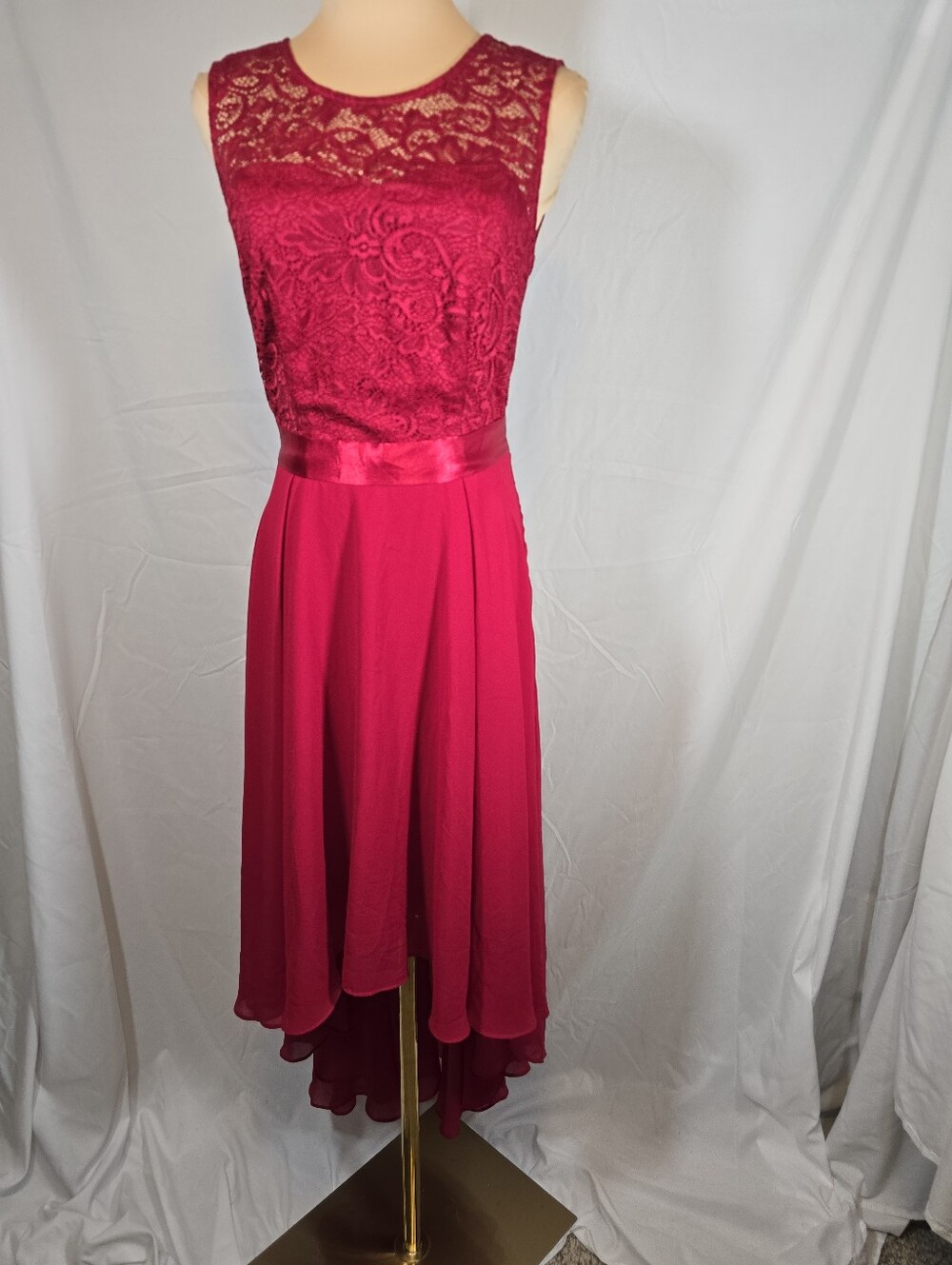 Red Lace Bodice High-Low Formal Dress